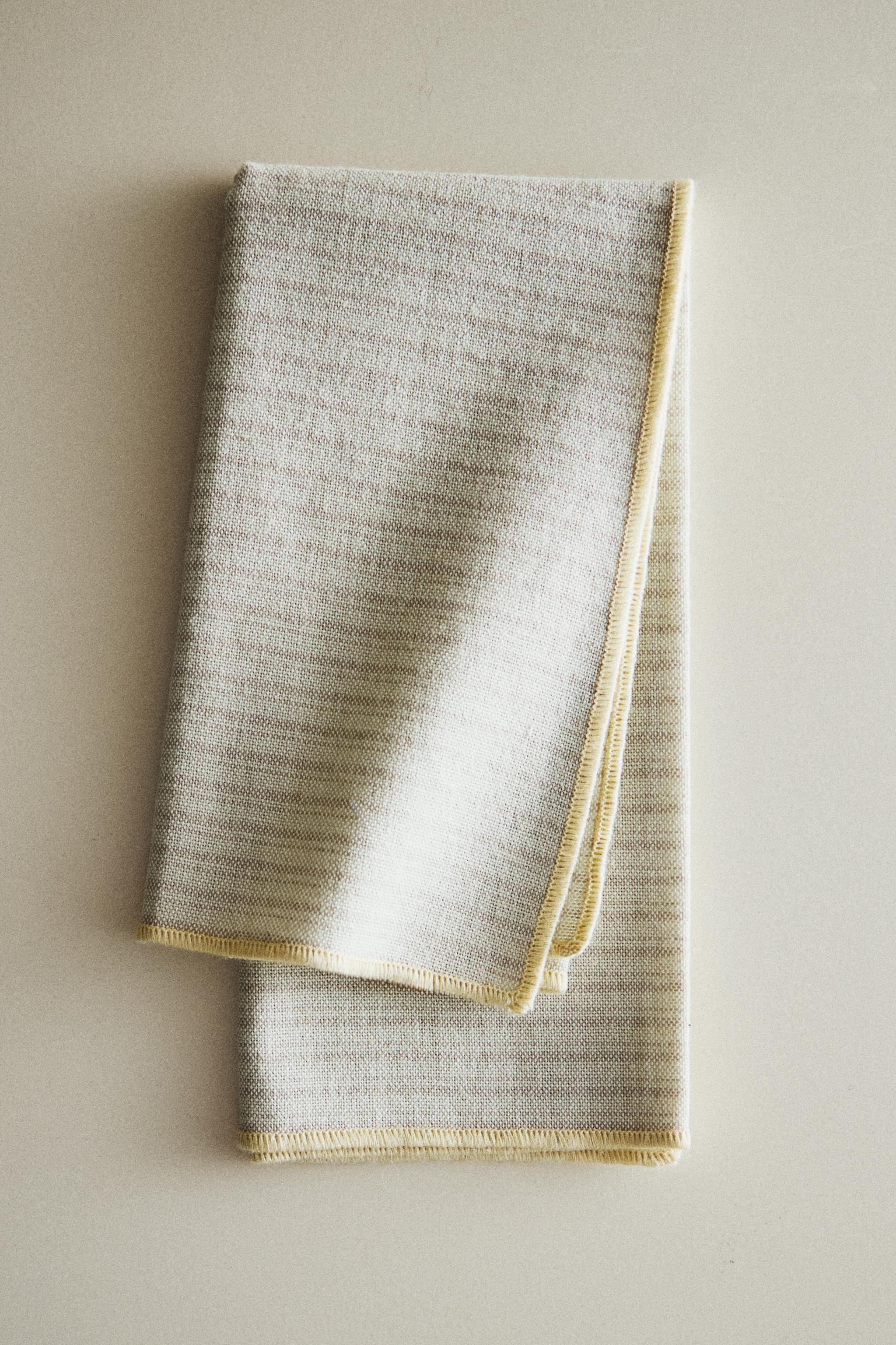 LOT SERVIETTES RAYURES OVERLOCK (LOT DE 2)
